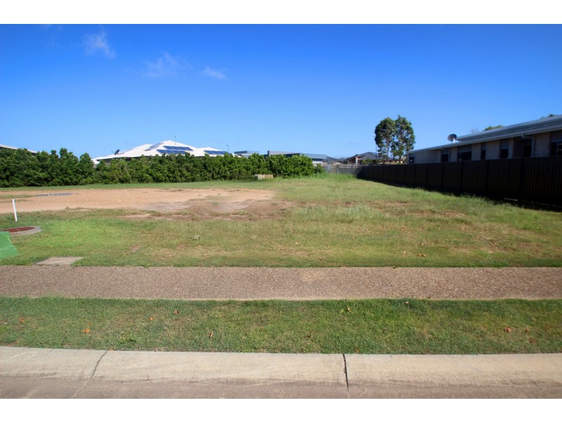 18 Satinwood Avenue, Urraween QLD 4655