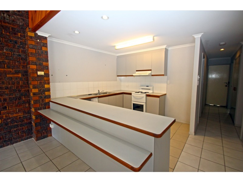 13/272 Torquay Terrace, Torquay QLD 4655