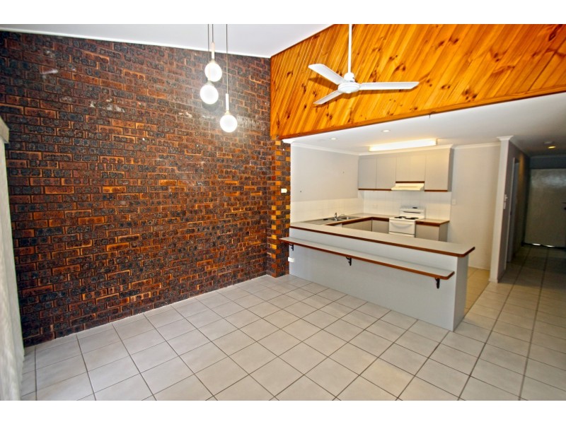 13/272 Torquay Terrace, Torquay QLD 4655