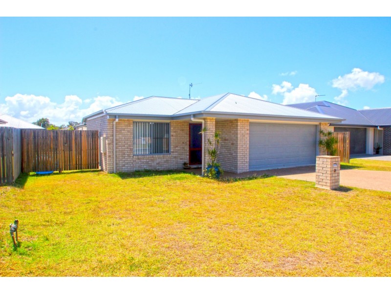 88 Bradman Way, Urangan QLD 4655