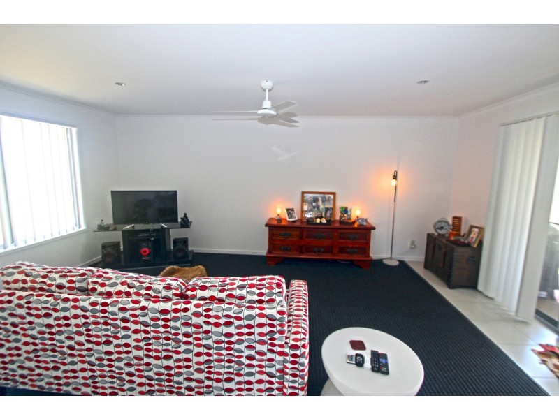 88 Bradman Way, Urangan QLD 4655