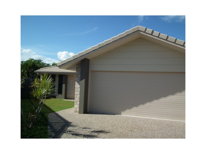 22 Bianca Ct, Torquay QLD 4655