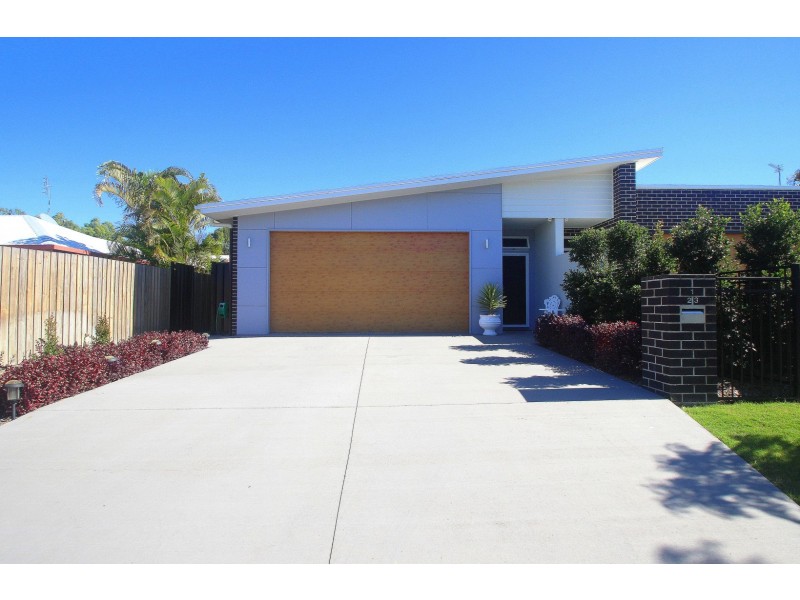 1/23 Oceanview Street, Point Vernon QLD 4655