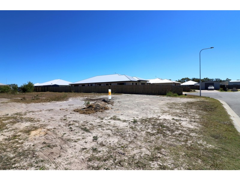 4 Skye Court, Urangan QLD 4655