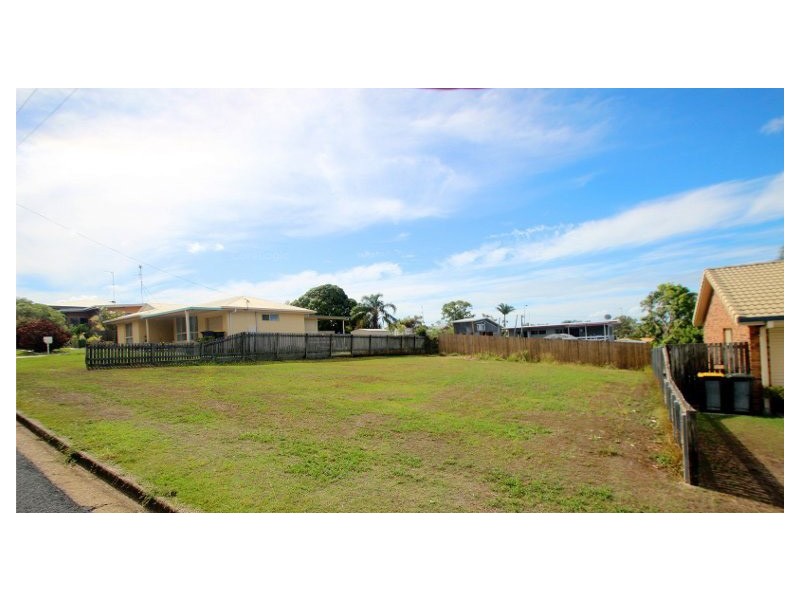 46 HILLCREST AVENUE, Scarness QLD 4655