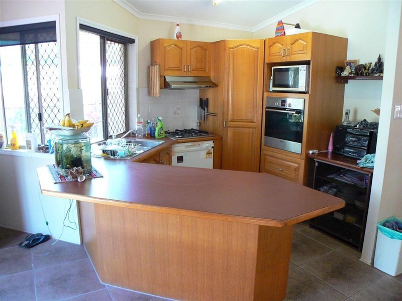 67 Ladbroke Cr, Urangan QLD 4655