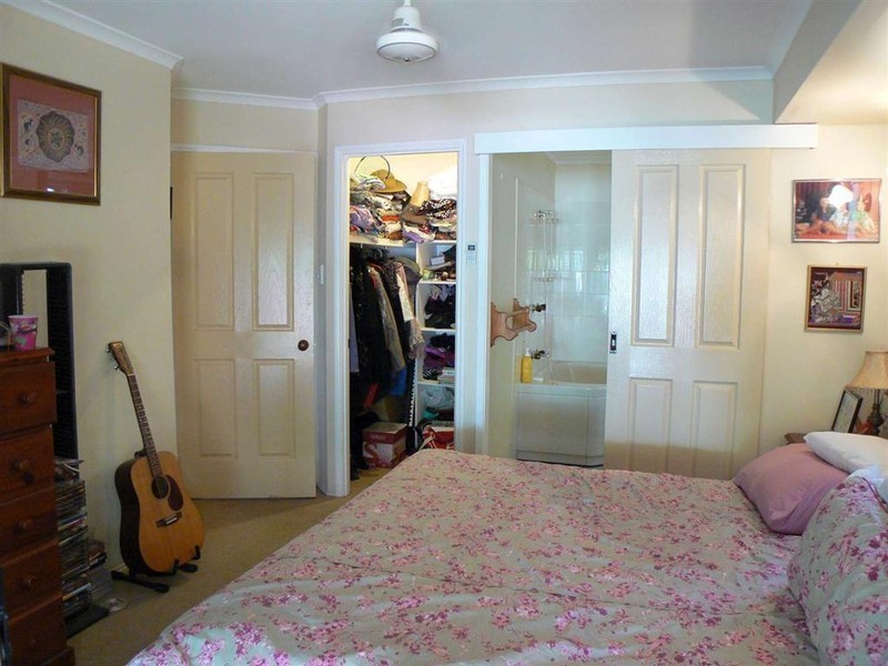 67 Ladbroke Cr, Urangan QLD 4655