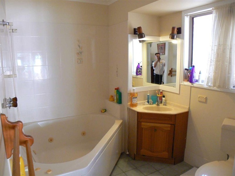 67 Ladbroke Cr, Urangan QLD 4655