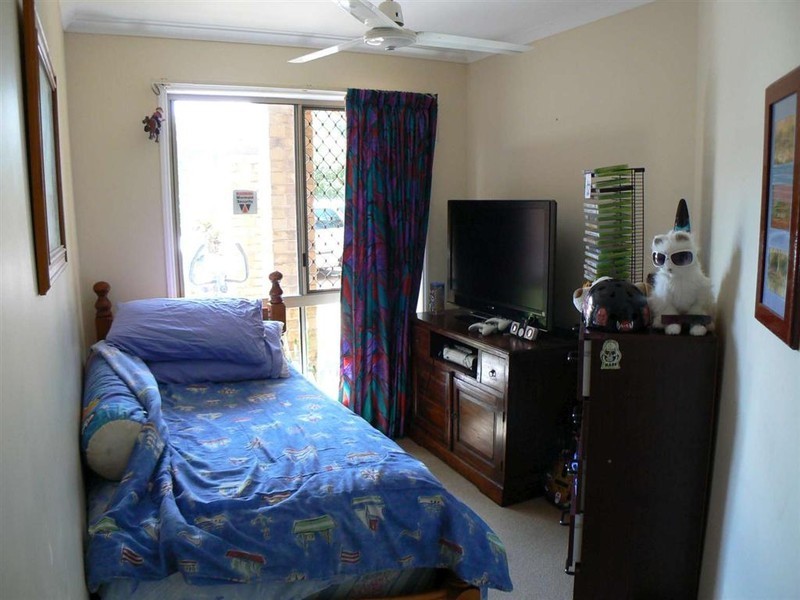 67 Ladbroke Cr, Urangan QLD 4655