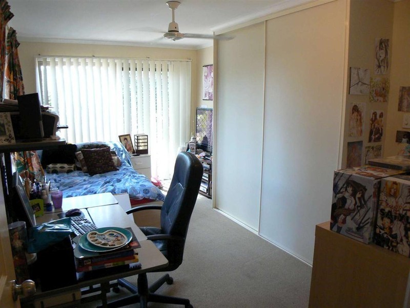 67 Ladbroke Cr, Urangan QLD 4655