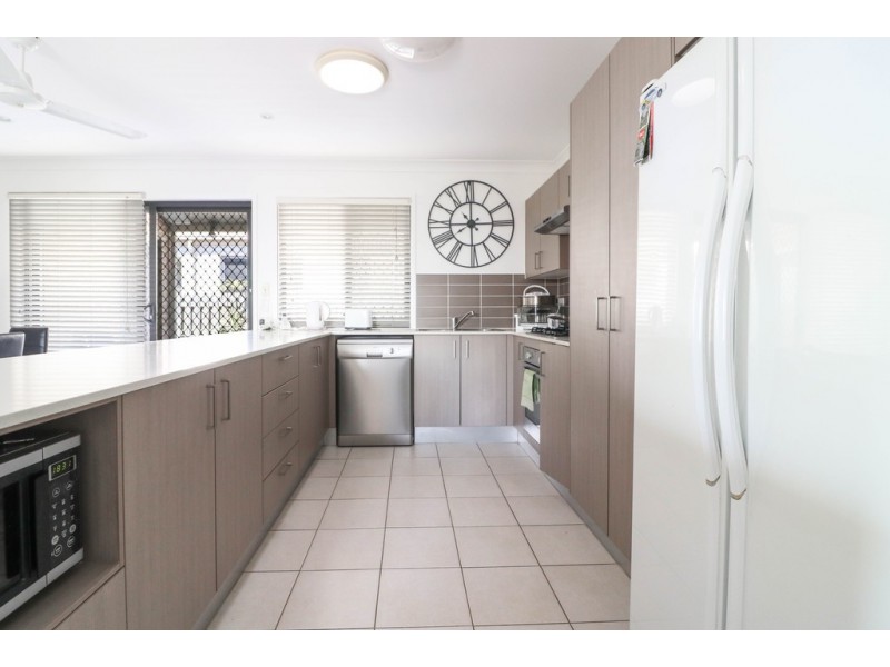 14 Bramble Court, Urraween QLD 4655