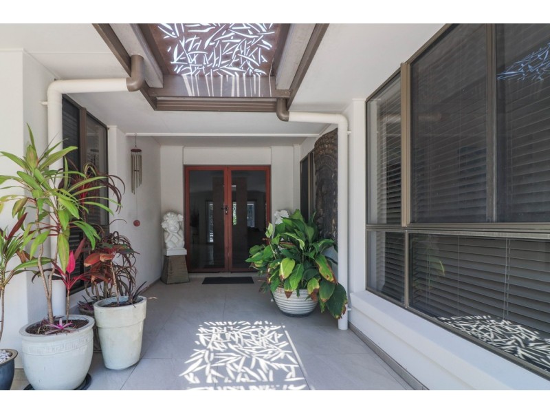 8 HAWK COURT, Dundowran Beach QLD 4655