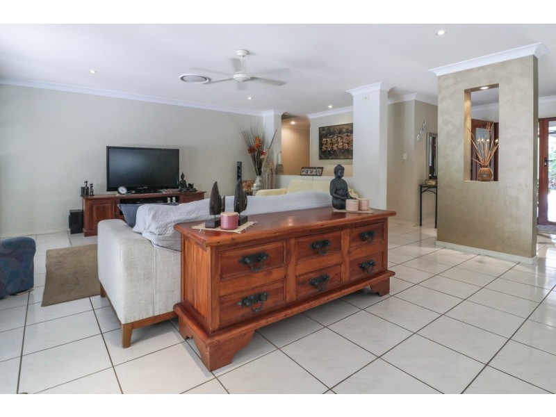 8 HAWK COURT, Dundowran Beach QLD 4655