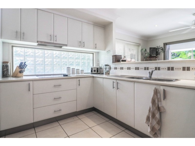 8 HAWK COURT, Dundowran Beach QLD 4655