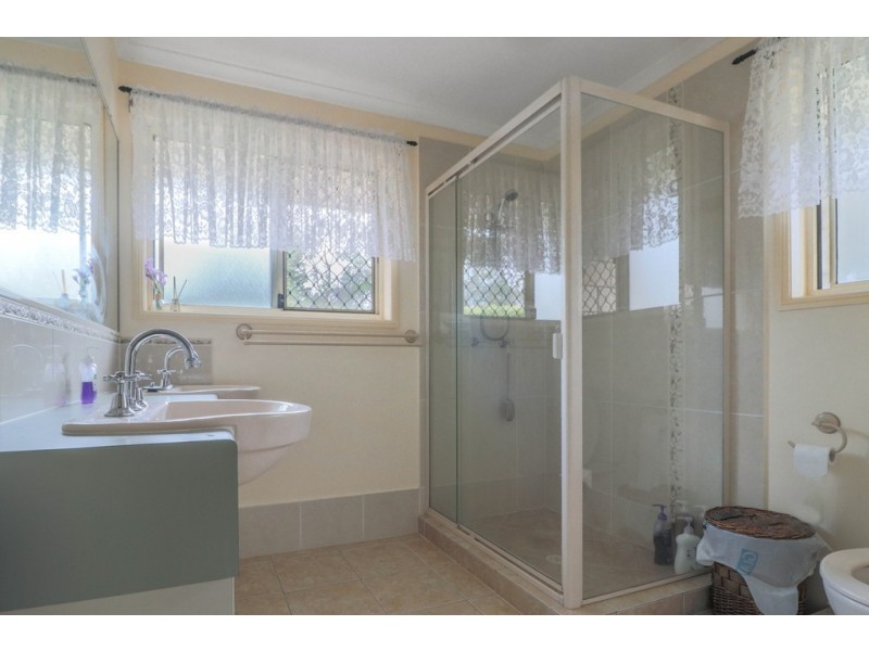 180 Honeyeater Drive, Walligan QLD 4655