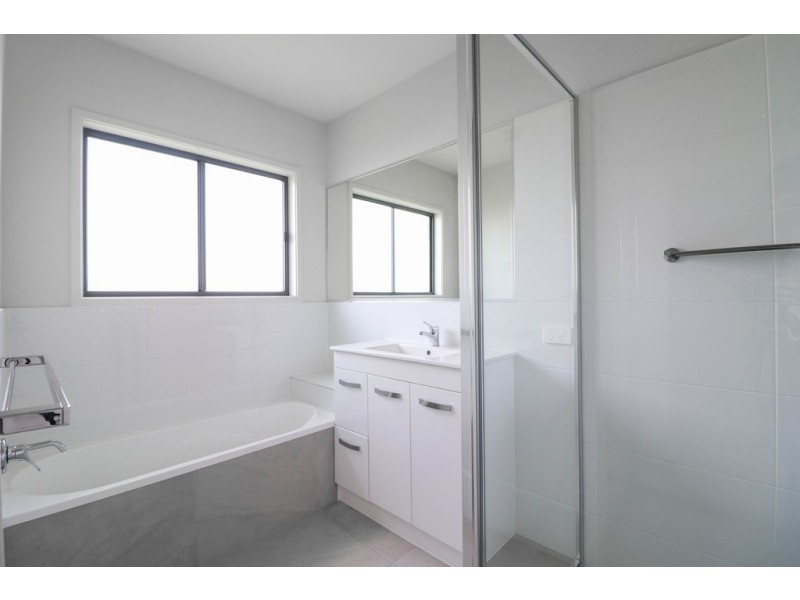 20 (Lot 42) TASMAN DRIVE, Urraween QLD 4655