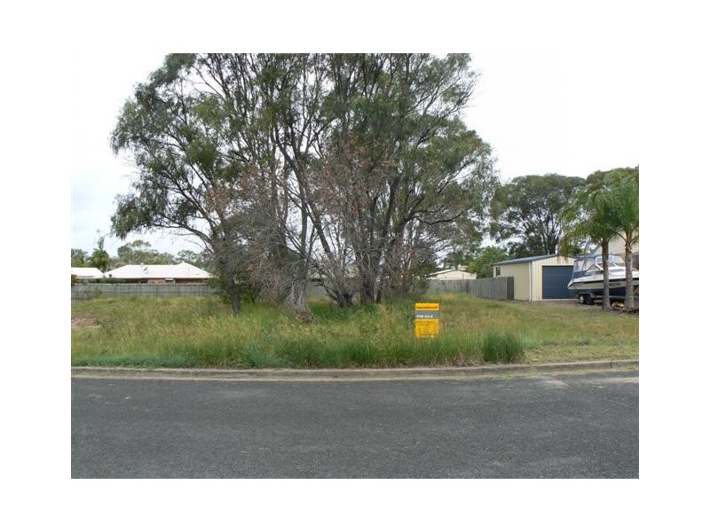 116 Limpus Street, Urangan QLD 4655