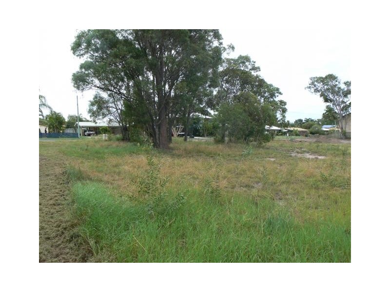 116 Limpus Street, Urangan QLD 4655