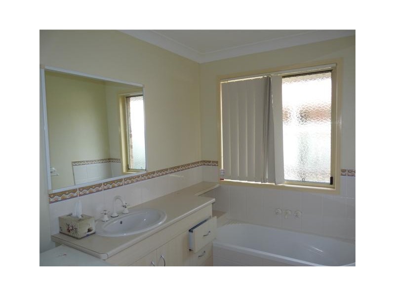 41 Mackay Dr, Kawungan QLD 4655