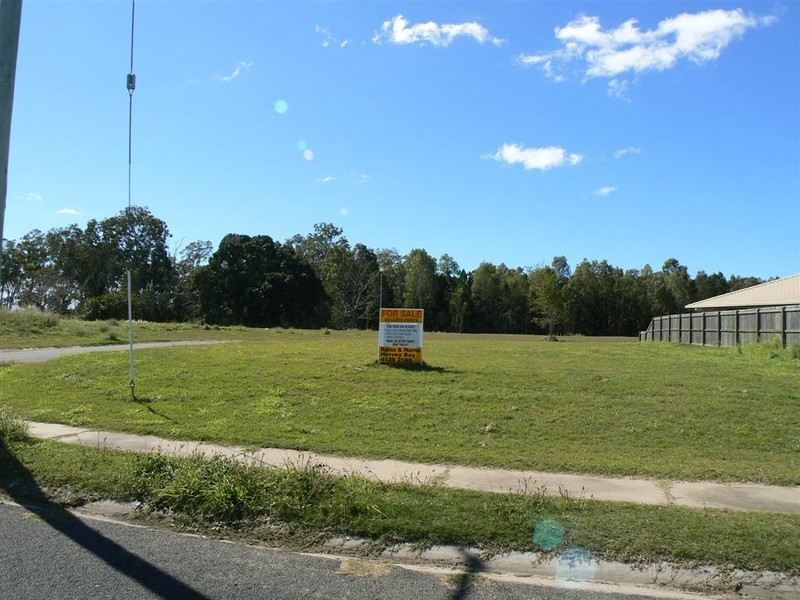 182 Kingfisher Pde, Toogoom QLD 4655