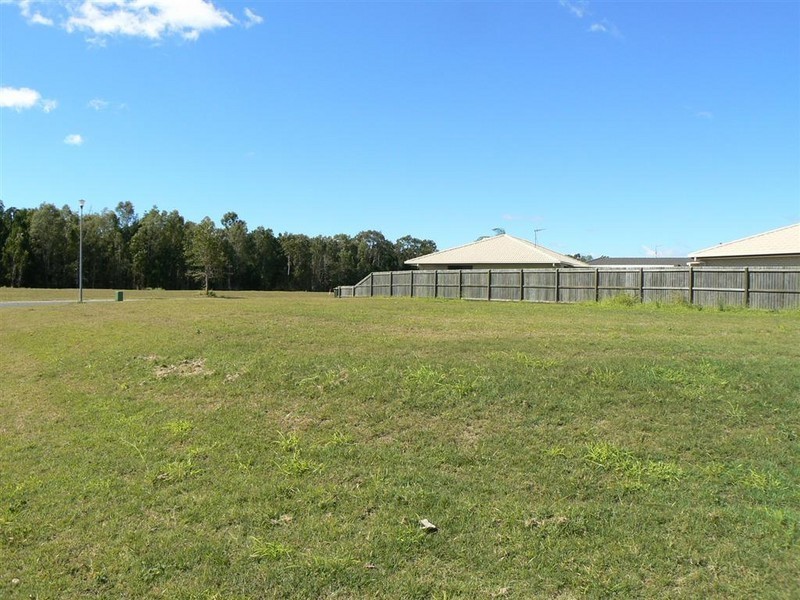 182 Kingfisher Pde, Toogoom QLD 4655