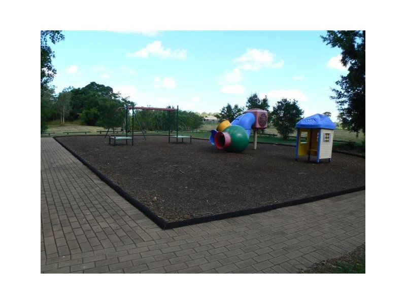 182 Kingfisher Pde, Toogoom QLD 4655