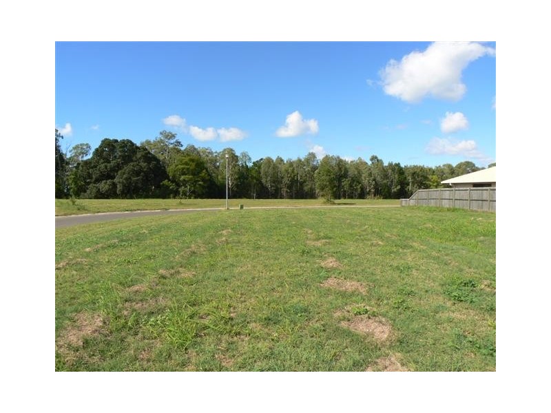 182 Kingfisher Pde, Toogoom QLD 4655