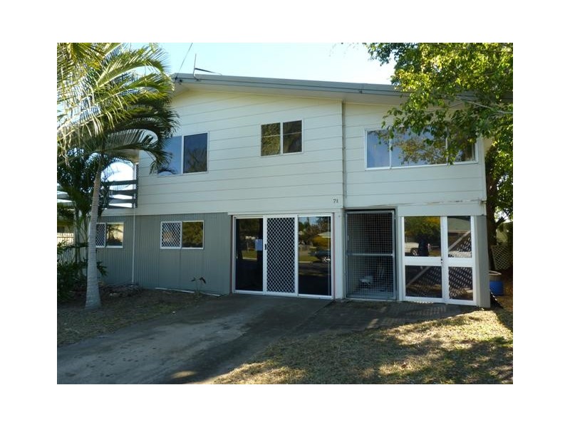 71 Lauren St, Urangan QLD 4655