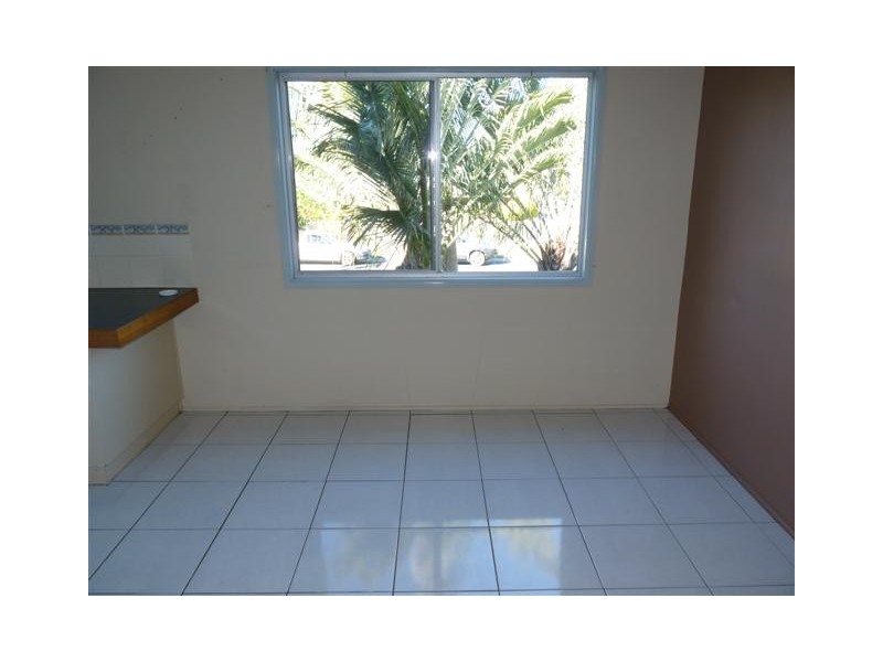 71 Lauren St, Urangan QLD 4655