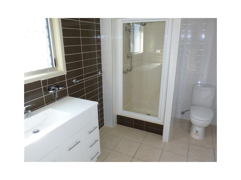 71 Lauren St, Urangan QLD 4655