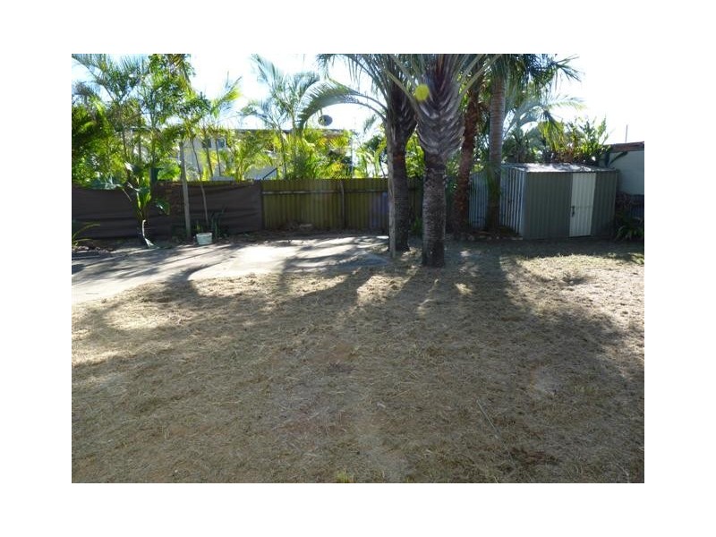 71 Lauren St, Urangan QLD 4655