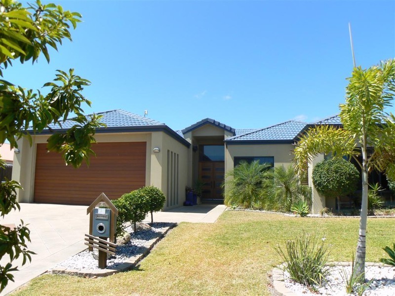 4 Gallery Ct, Kawungan QLD 4655