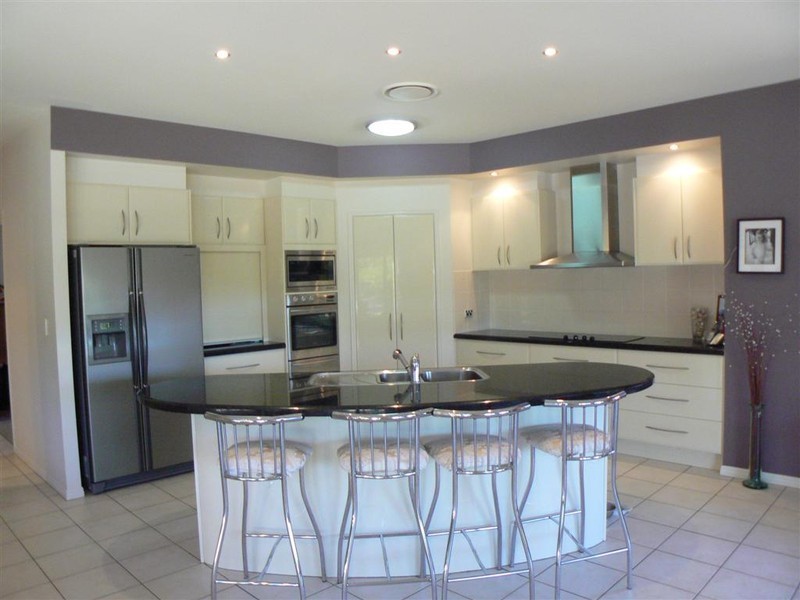 4 Gallery Ct, Kawungan QLD 4655