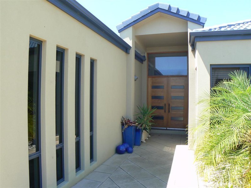 4 Gallery Ct, Kawungan QLD 4655