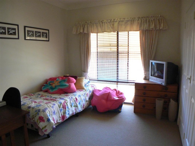 4 Gallery Ct, Kawungan QLD 4655