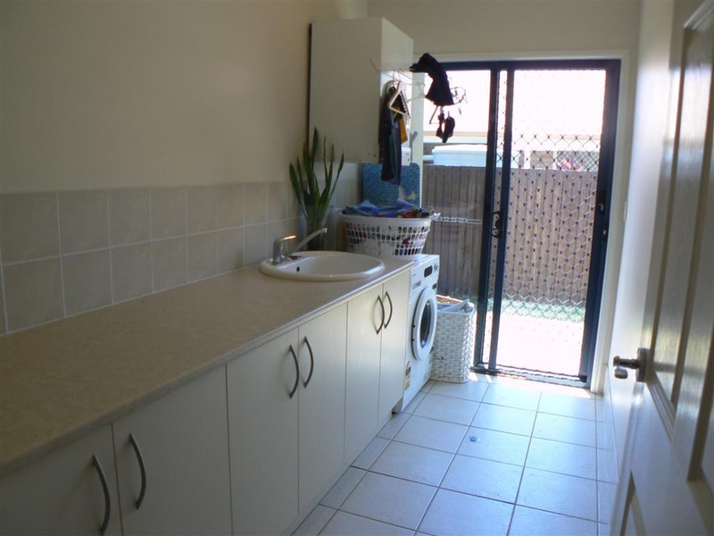 4 Gallery Ct, Kawungan QLD 4655
