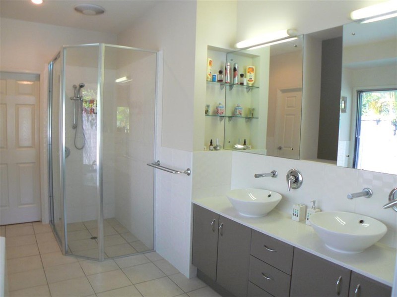 4 Gallery Ct, Kawungan QLD 4655