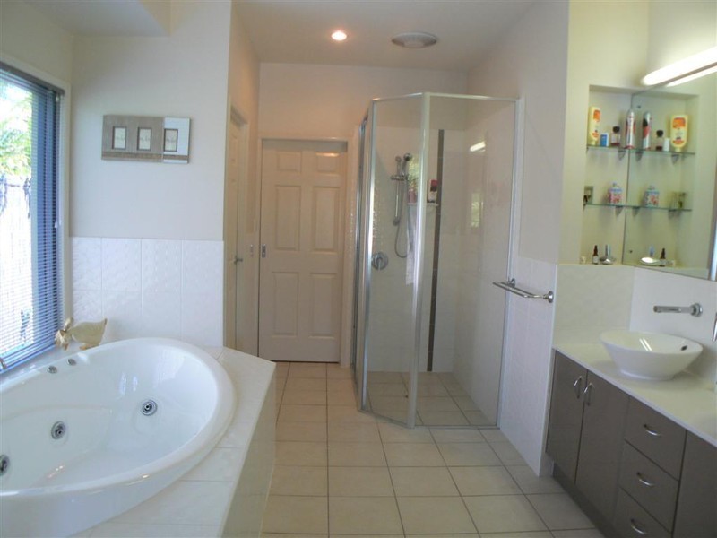 4 Gallery Ct, Kawungan QLD 4655
