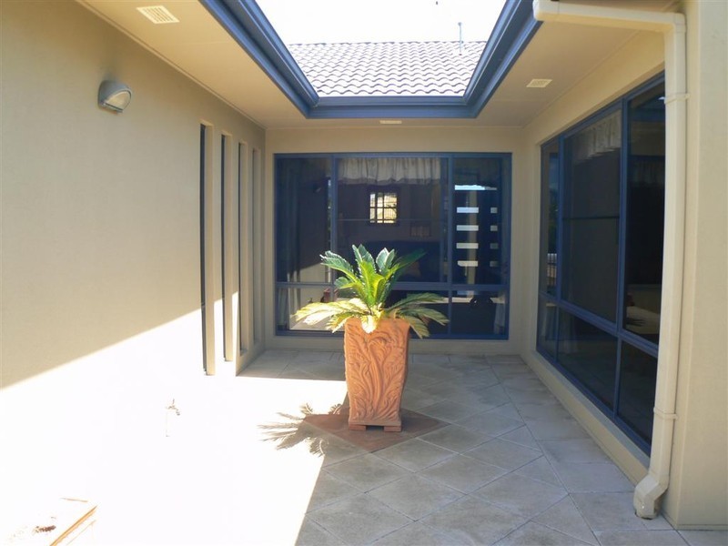 4 Gallery Ct, Kawungan QLD 4655