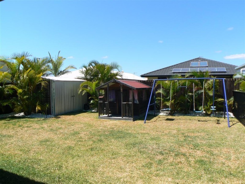 4 Gallery Ct, Kawungan QLD 4655