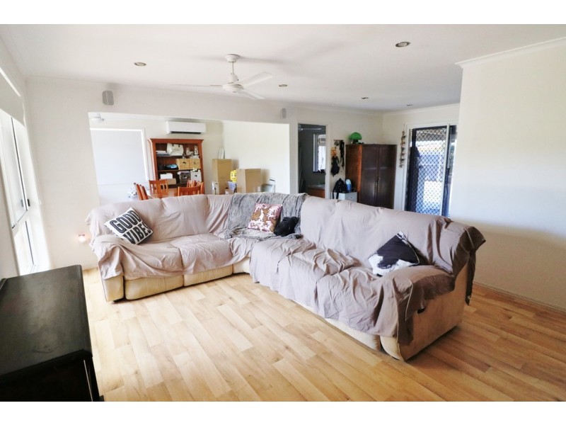 91 North Street, Point Vernon QLD 4655