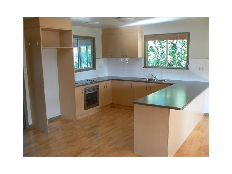 33 Totness Street, Torquay QLD 4655