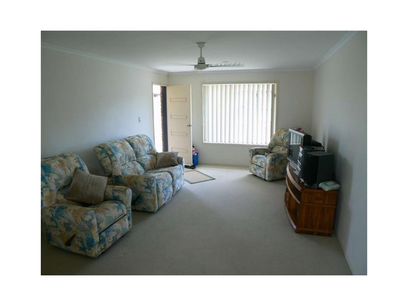 16 Topaz Cct, Urangan QLD 4655