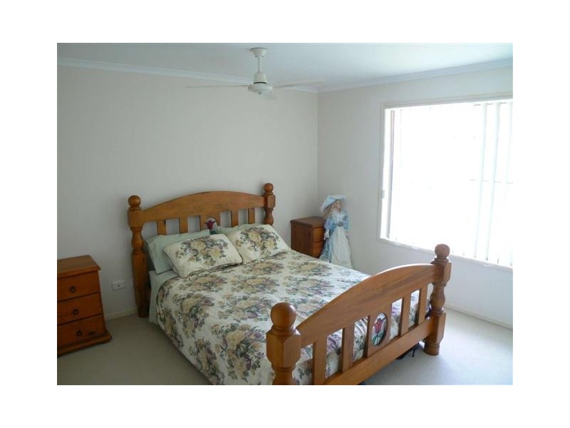 16 Topaz Cct, Urangan QLD 4655