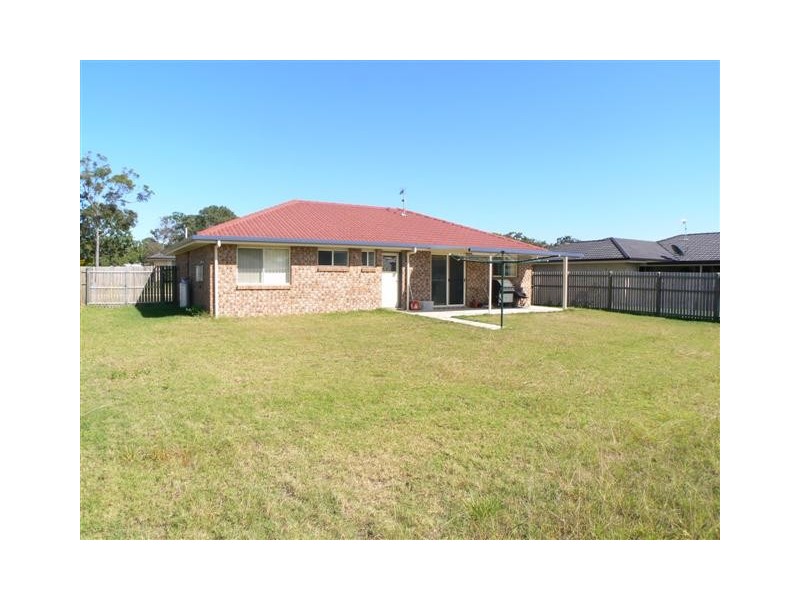 16 Topaz Cct, Urangan QLD 4655