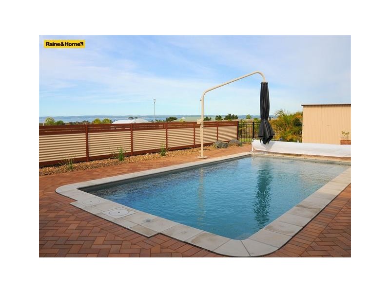 4 Ferryman Close, River Heads QLD 4655