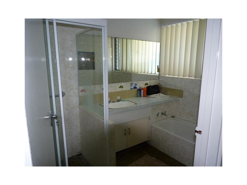 64 Bideford Street, Torquay QLD 4655