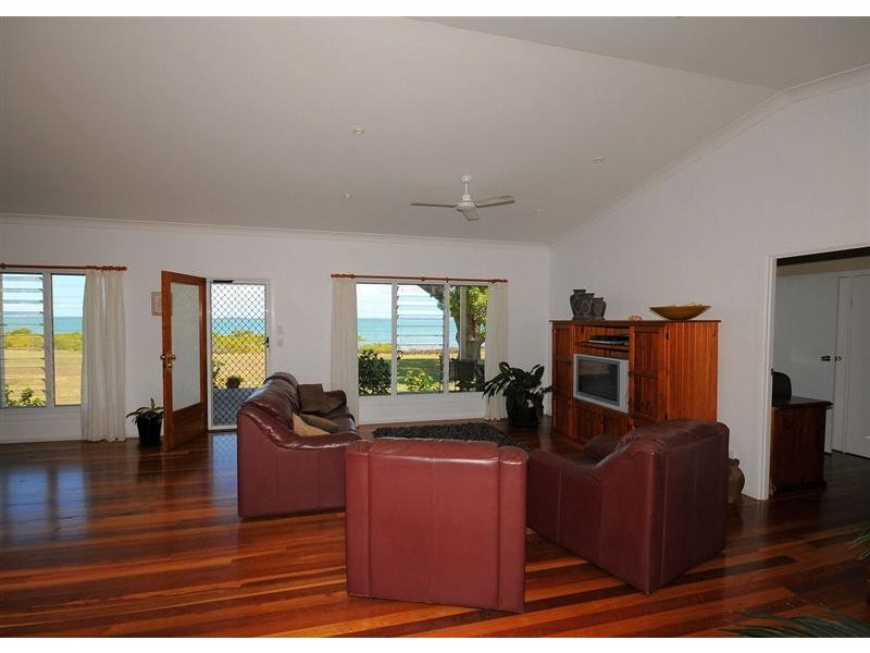 52 Francis Avenue, Booral QLD 4655