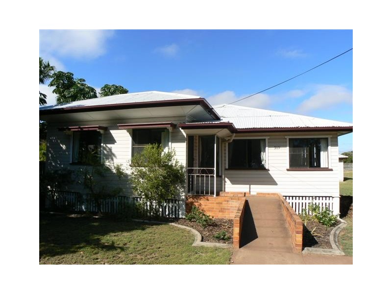 519 Charlton Esplanade, Urangan QLD 4655