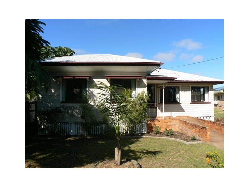 519 Charlton Esplanade, Urangan QLD 4655